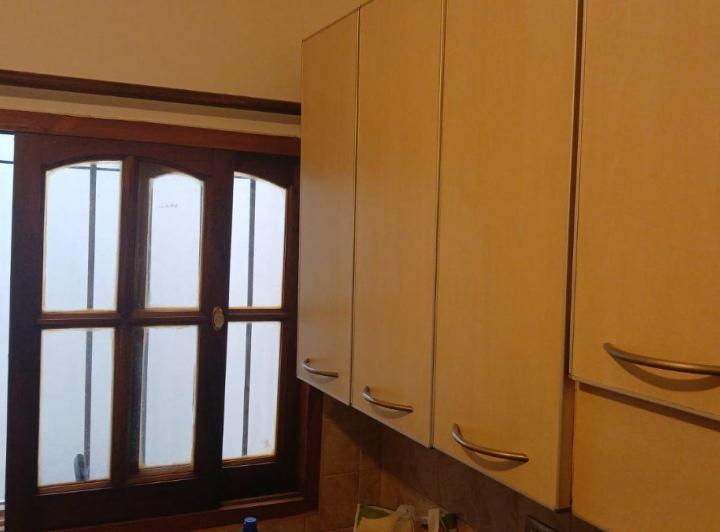 Casa · 180m² · 12 Ambientes