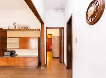Casa · 250m² · 5 Ambientes · Venta Ideal Inversor o Multifamilia Banfield