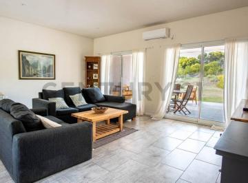 Casa · 134m² · 3 Ambientes · 2 Cocheras · Venta Casa Moderna 3 Ambientes en Punta Médanos