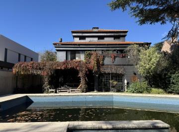 Casa · 593m² · 8 Ambientes · Conquipropiedades - Venta - Casa en La Horqueta