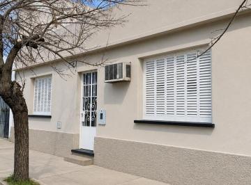 Casa · 210m² · 5 Ambientes · 1 Cochera · Casa en Alquiler 3 Dorm. Villa Constitucion