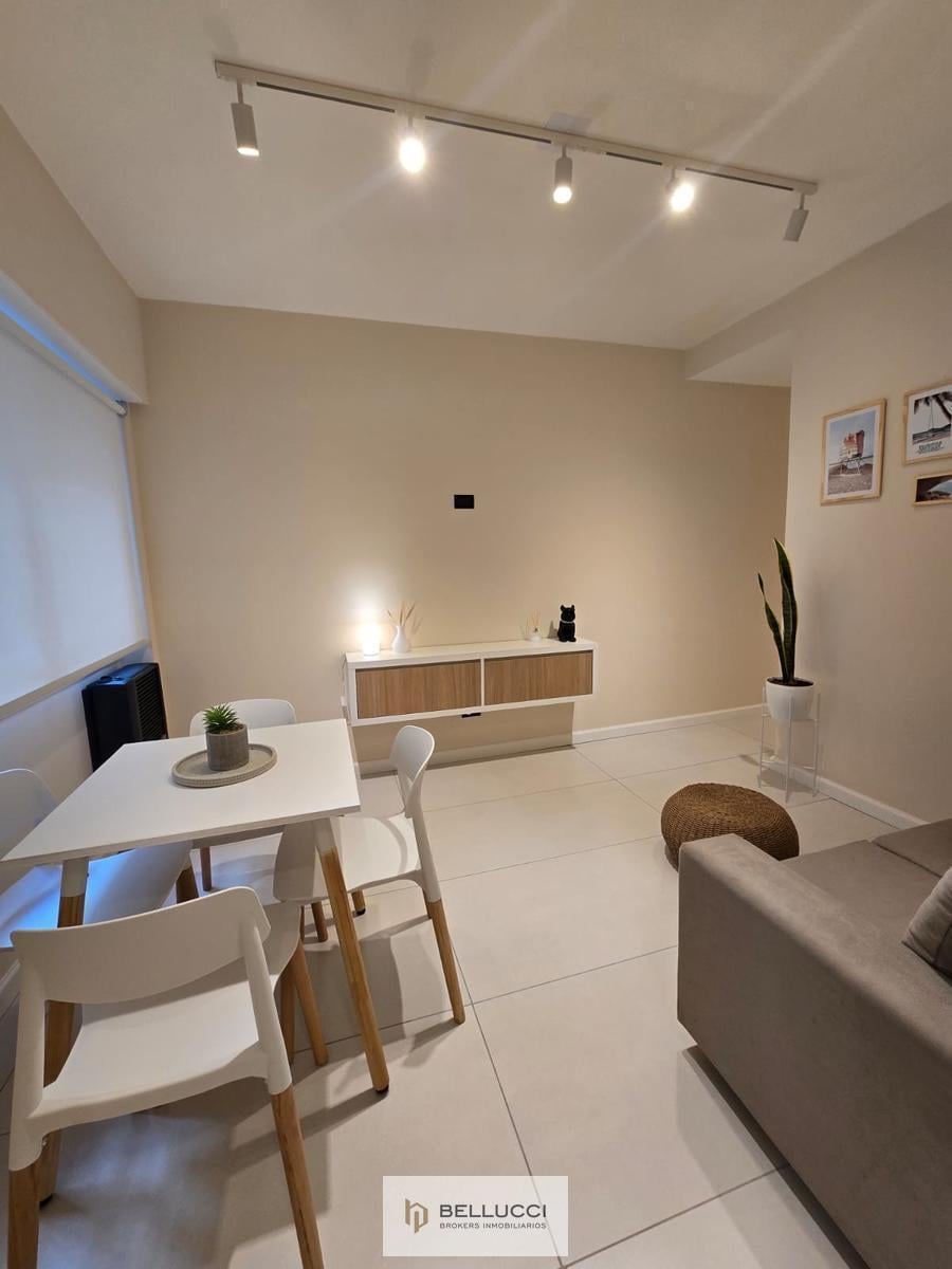 Departamento de 3 ambientes reciclado A nuevo en venta
