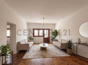 Departamento · 46m² · 2 Ambientes · Dos Ambientes Muy Luminoso - Balcón Al Frente - 1er Piso por Escalera