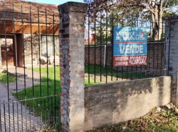 Casa de 1 ambiente, Almirante Brown · Chalet en Mármol Sobre Amplio Lote. Apto Credito!