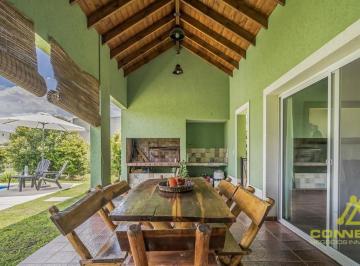 Casa · 180m² · 4 Ambientes · 4 Cocheras · Venta Casa 4 Ambientes Club de Campo La Concepción Lujan. Apta Crédito