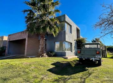 Casa · 320m² · 7 Ambientes · 2 Cocheras · Casa en Las Cañitas | 4 Dorm. | Pileta | Apto Credito| Financia