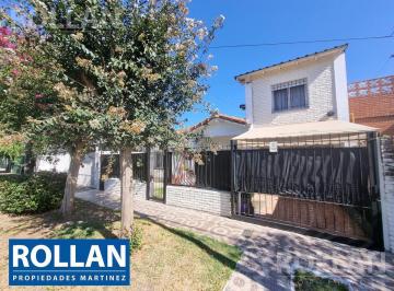 Casa · 150m² · 6 Ambientes · 1 Cochera · Alquiler Chalet 6 Amb con Cochera y Fondo Libre