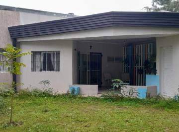 Casa de 4 ambientes, Ituzaingó · Casa de 200 m² con 3 Dorm. en Venta en Ituzaingó