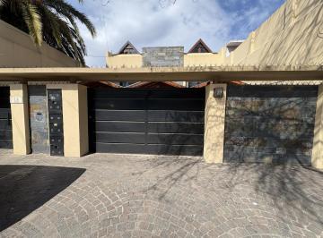 PH · 110m² · 4 Ambientes · 1 Cochera · Duplex 3 Ambientes en Alquiler en Adrogue con Playroom Parrilla y Cochera
