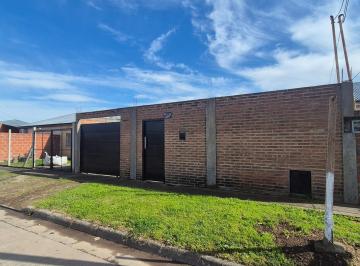 Casa · 120m² · 3 Ambientes · 4 Cocheras · Casa en Venta 2 Dorm. Parque