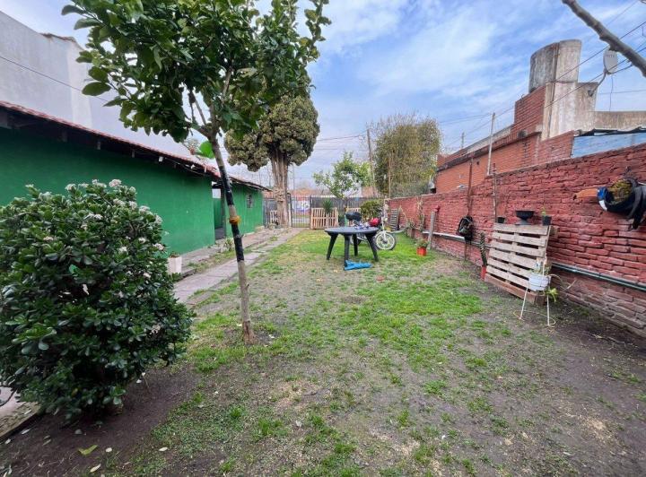 Casa · 200m² · 5 Ambientes · 2 Cocheras