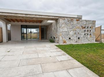 Casa de 5 ambientes, Carrodilla · Casa a Estrenar Barrio Lar de Terrada