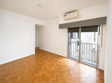 Departamento · 40m² · 2 Ambientes · Alquiler Departamento 2 Ambientes 2do Piso Balcon Frances en Villa Urquiza.