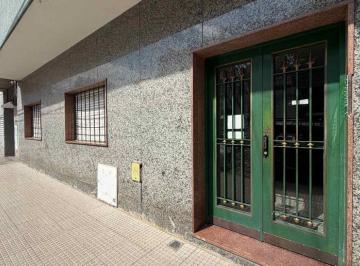 Departamento · 48m² · 3 Ambientes · Depto 3 Amb Pb Al Frente con Baulera - Almagro