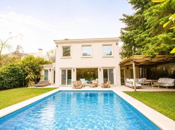 Casa · 300m² · 5 Ambientes · 3 Cocheras · Casa Alquiler Las Victorias San Isidro, Moderna Lista Para Entrar