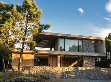 Casa · 365m² · 9 Ambientes · 3 Cocheras · Venta Casa en Marítimo III