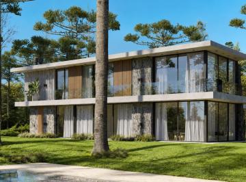 Casa · 405m² · 7 Ambientes · 2 Cocheras · Venta Casa en Marítimo III