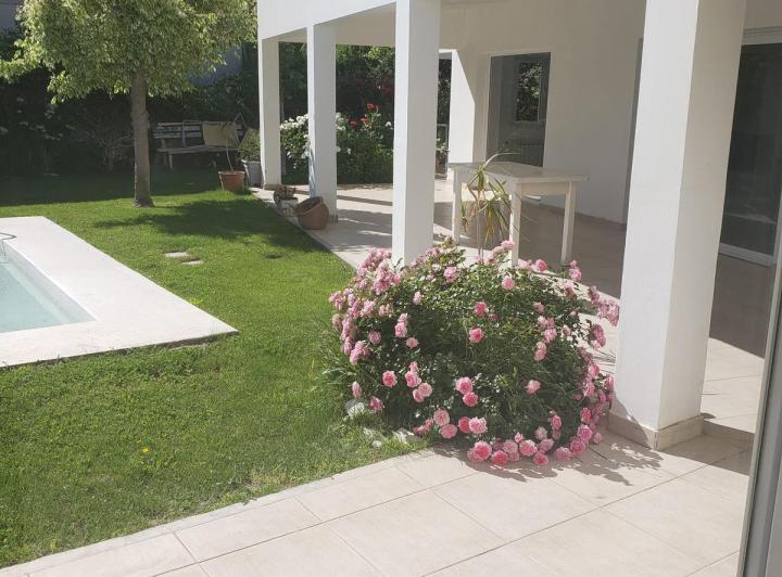 Casa · 190m² · 3 Ambientes · 1 Cochera