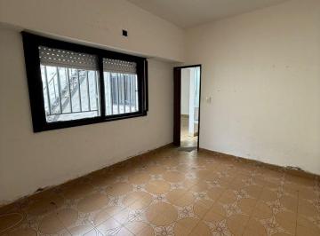 PH de 2 ambientes, La Matanza · Departamento en Alquiler con Patio y Cochera