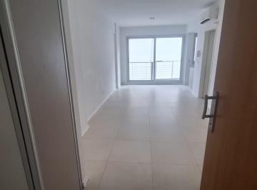 Departamento · 30m² · 1 Ambiente · Alquiler Departamento Monoambiente con Balcón en Coghlan