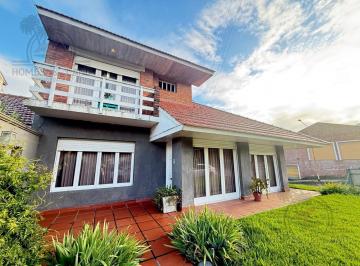Casa · 221m² · 5 Ambientes · 2 Cocheras · Chalet en San Carlos