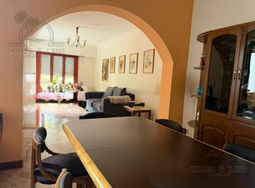 Casa · 331m² · 4 Ambientes · Casa con Amplio Dojo Para Usos Múltiples