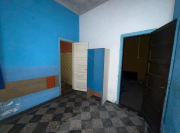 Casa · 72m² · 2 Ambientes · Casa en Venta a Refaccionar con Patio en Sarandí