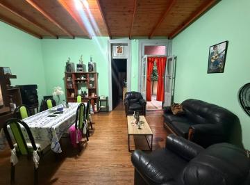 PH · 148m² · 4 Ambientes · 1 Cochera · Casa en Venta Cuatro Ambientes Patio Sarandi