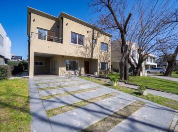 Casa · 186m² · 5 Ambientes · Casa en Venta 5 Ambientes en Haras Maria Victoria