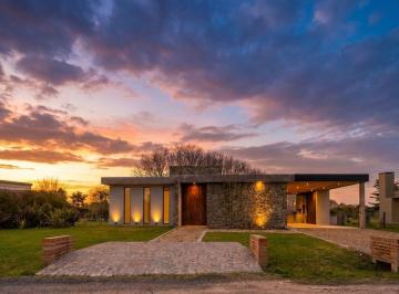 Casa · 156m² · 4 Ambientes · Casa en Venta 4 Amb Haras San Pablo Acepta Permuta