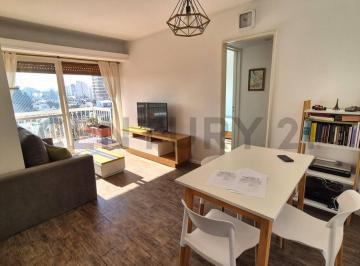 Departamento · 39m² · 2 Ambientes · Venta 2 Ambientes Al Frente con Balcon - Restaurado - Muy Luminoso - V. Gral. Mitre - Caba