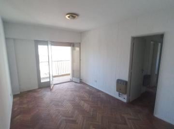 Departamento de 3 ambientes, Caballito · Alquiler 3 Amb con Balcon Muy Buen Estado en Caballito