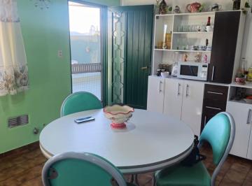Casa · 214m² · 3 Ambientes · 2 Cocheras · Casa 3 Ambientes Lanus Oeste Venta con Local