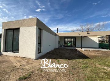 Casa · 140m² · 4 Ambientes · 2 Cocheras · Casa en Venta en Los Alcanfores, Pilar, G. B. a. Zona Norte