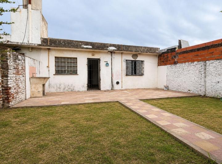 Casa · 49m² · 4 Ambientes · 1 Cochera