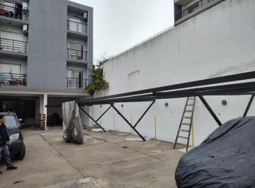 Garage · Excelente Cochera Descubierta Caseros