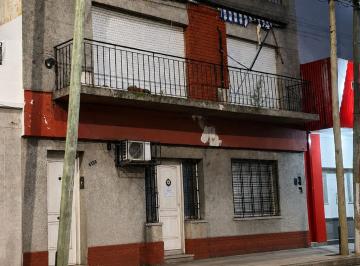 Casa · 141m² · 4 Ambientes · V. Dominico - Casa de 2 Uf. Lote Propio - Oportunidad