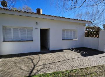 Casa · 66m² · 3 Ambientes · 2 Cocheras · Casa Quinta en Vta. 2 Dorm Exc Ubicacion Sauce V.