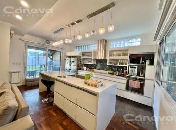 Casa · 320m² · 6 Ambientes · 2 Cocheras · Espectacular Casa en Martínez | 4 Dorm (2 en Suite), Playroom con Cine, Gimnasio y Jardín con Pileta