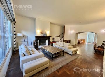 Casa · 320m² · 6 Ambientes · 2 Cocheras · Espectacular Casa en Martínez | 4 Dorm (2 en Suite), Playroom con Cine, Gimnasio y Jardín con Pileta