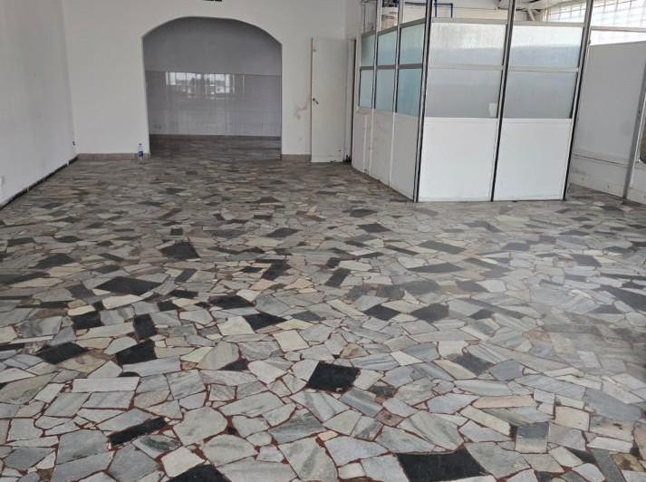 Local comercial · 160m²
