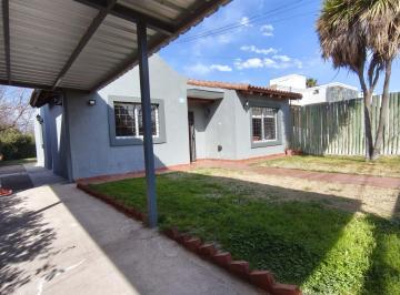 Casa · 130m² · 5 Ambientes · 2 Cocheras · Alquiler Casa 3 Dorm. Vistalba Luján de Cuyo