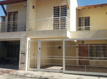 Casa de 7 ambientes, Dorrego · Francisco Alvarez