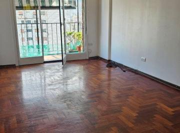 Departamento de 3 ambientes, Almagro · 3 Ambientes con Balcón, Piso Alto, Vista Panorámica, Mucha Luz, Bajas Expensas