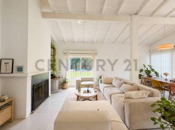 Oficina comercial · 161m² · 3 Ambientes · 2 Cocheras · Venta Casa 3 Amb Benavidez Apto Credito