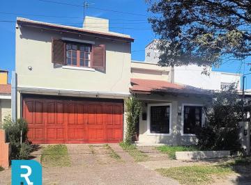 Casa · 257m² · 4 Dormitorios · 2 Cocheras · Casa en Venta Barrio San Salvador - Casa Mas Depto - Apta Credito