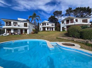Casa de 8 ambientes, Villa Carlos Paz · Venta: Casa - 3 Dorm. - 3 Baños, Balcón - Costa Azul - Villa Carlos Paz