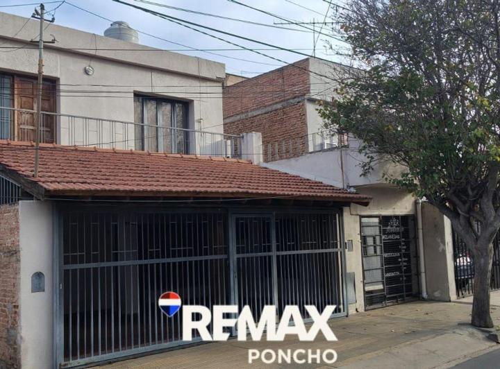 Casa · 184m² · 11 Ambientes · 2 Cocheras