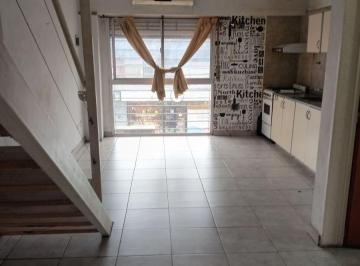 Departamento de 3 ambientes, Lomas de Zamora · Excelente Dúplex en Planta Alta Lomas Centro con Cochera! a La Vuelta de Plaza Grigera.