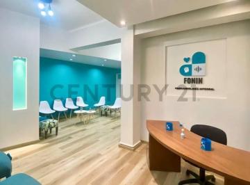 Oficina comercial · 65m² · 5 Ambientes · Consultorio a Estrenar en Alquiler – 65 m² | 3 Privados | Av San Martín y Necochea